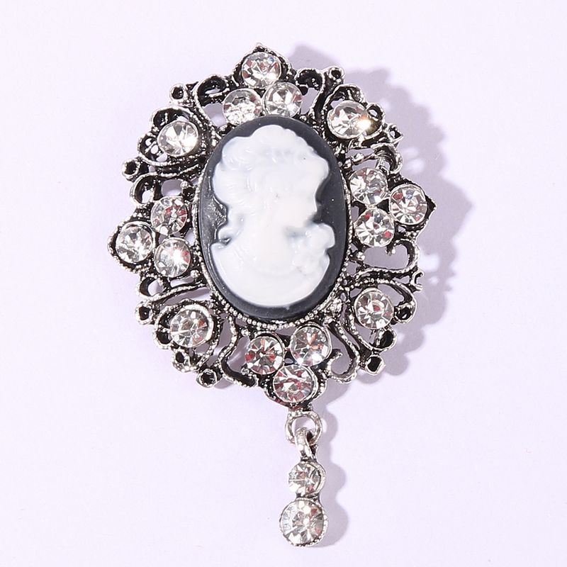 Vintage Style Round Alloy Inlay Rhinestones Women's Brooches