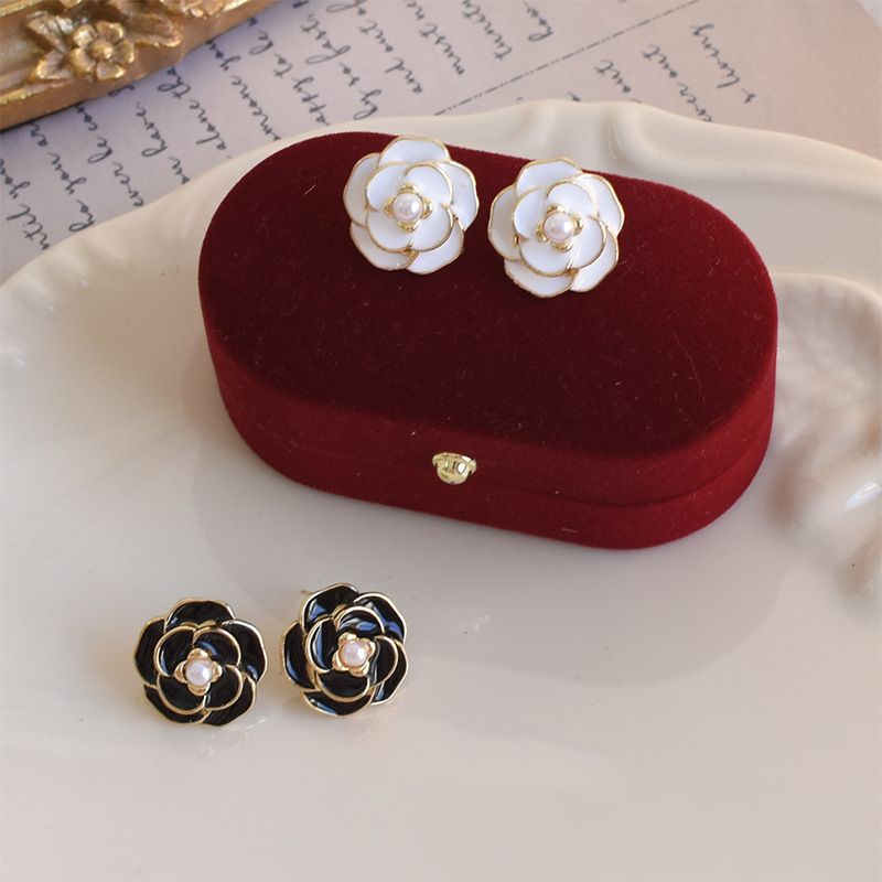 Retro Simple Style Flower Alloy Enamel Inlay Pearl Women's Ear Studs