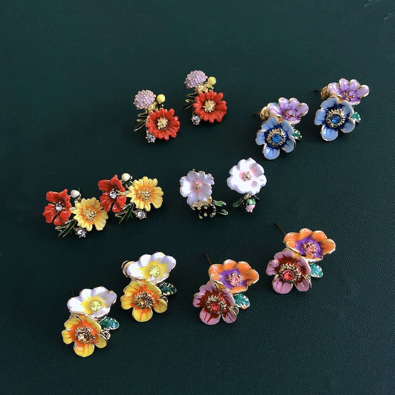 Estilo Simple Flor Aleación Embutido Piedras Preciosas Artificiales Mujeres Pendientes