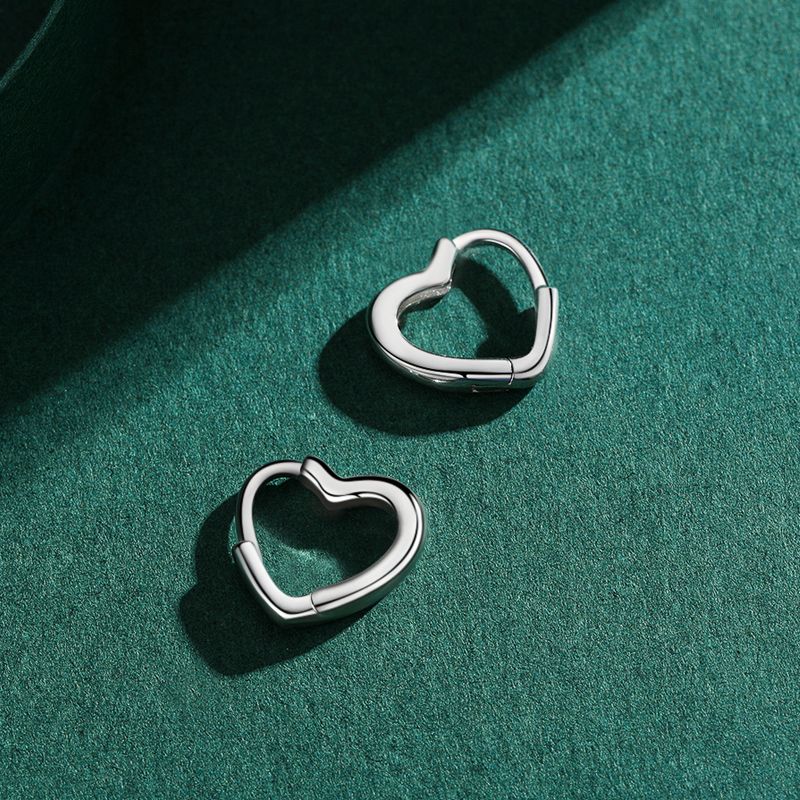 1 Paar Elegant Herzform Sterling Silber Überzug Dreidimensional Überzogen Mit Rhodium Ohrringe