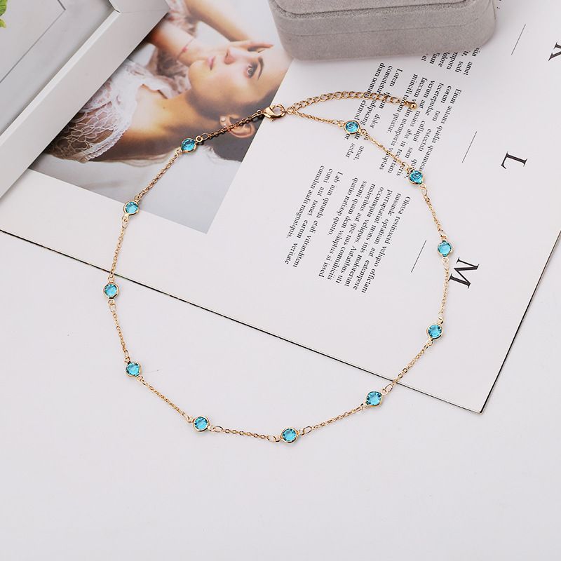 Großhandel Schmuck Einfacher Stil Pendeln Geometrisch Legierung Strasssteine Vergoldet Versilbert Halsband