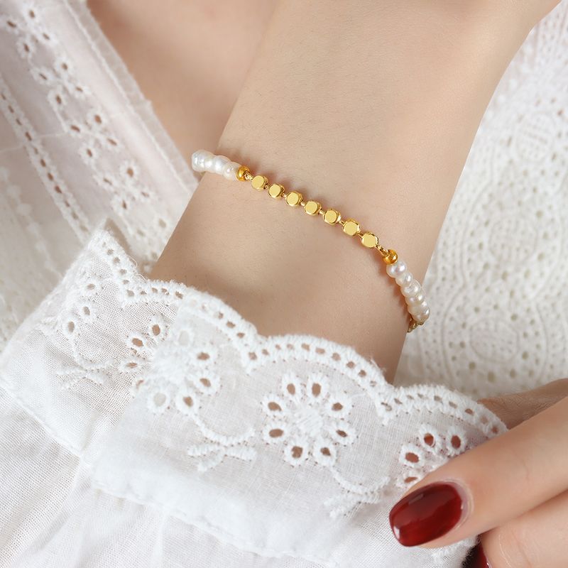 Wholesale Elegant Baroque Style Simple Style Geometric Freshwater Pearl Copper 18k Gold Plated Bracelets