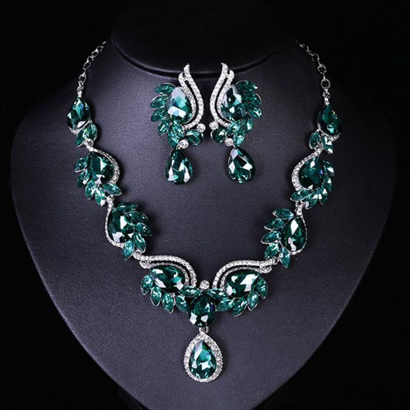 Classic Style Flower Alloy Inlay Artificial Gemstones Women's Earrings Necklace Jewelry Set