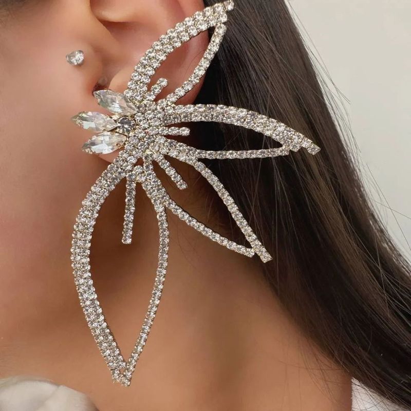 Glamour Brillante Flor Aleación Enchapado Embutido Diamante Artificial Chapado En Oro De 14 Quilates. Mujeres Pendientes