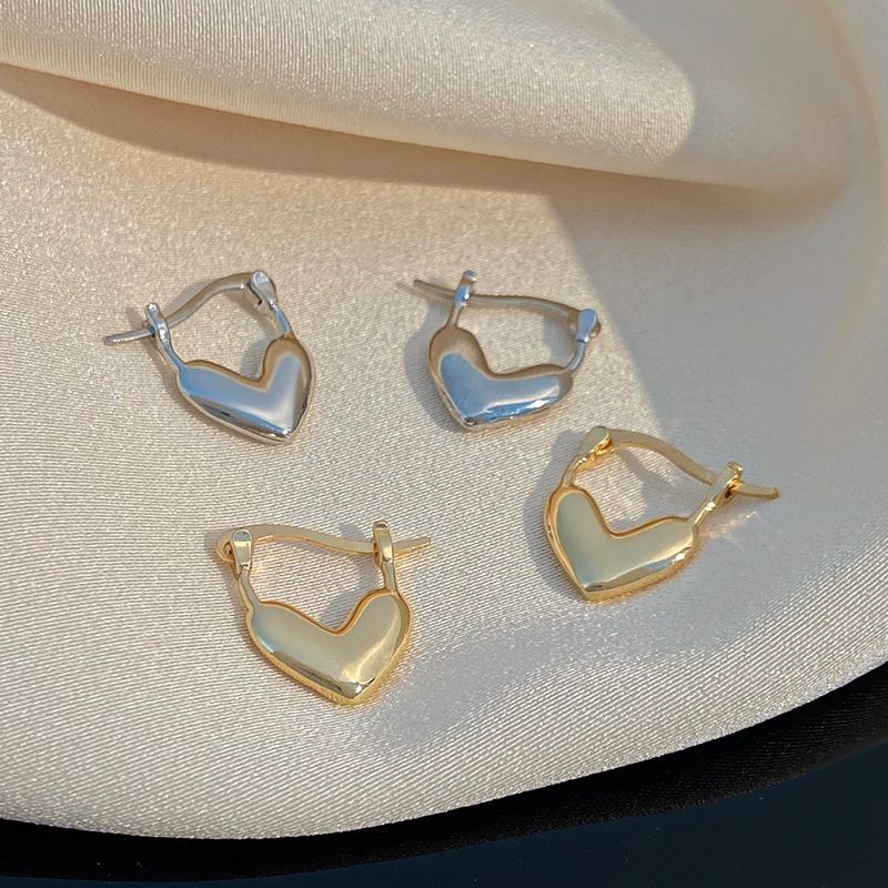 1 Pair Simple Style Classic Style Heart Shape Plating Alloy Earrings