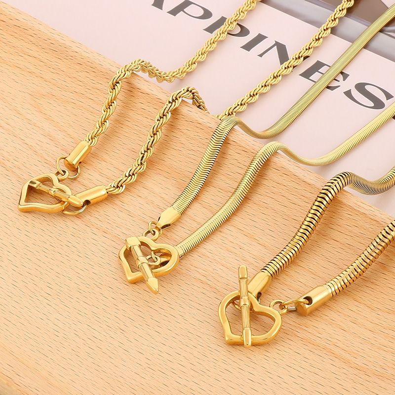 Stainless Steel Titanium Steel 18K Gold Plated Retro Cool Style Plating Heart Shape Pendant Necklace