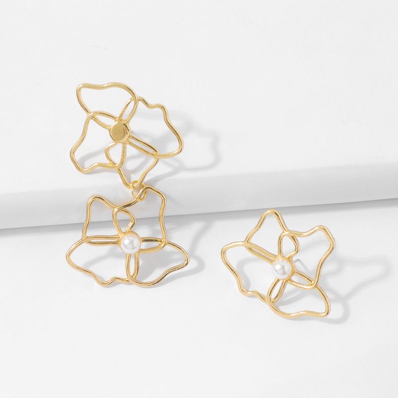 Exagéré Style Simple Fleur Alliage Placage Incruster Perles Artificielles Femmes Des Boucles D'oreilles