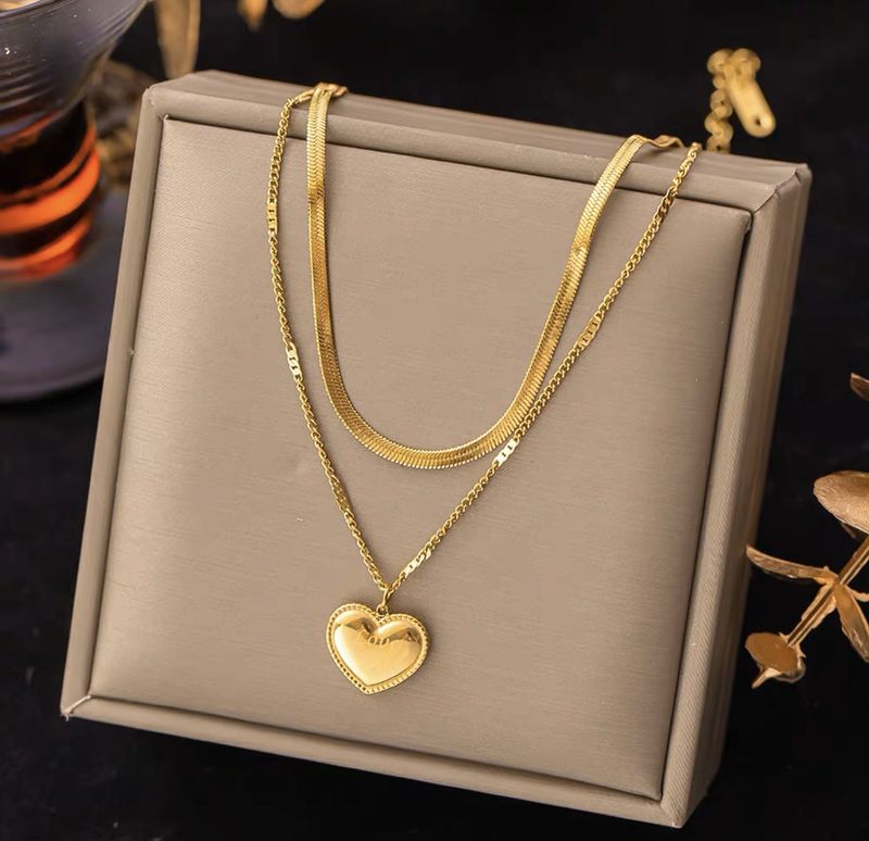 Simple Style Heart Shape Titanium Steel Layered Necklaces