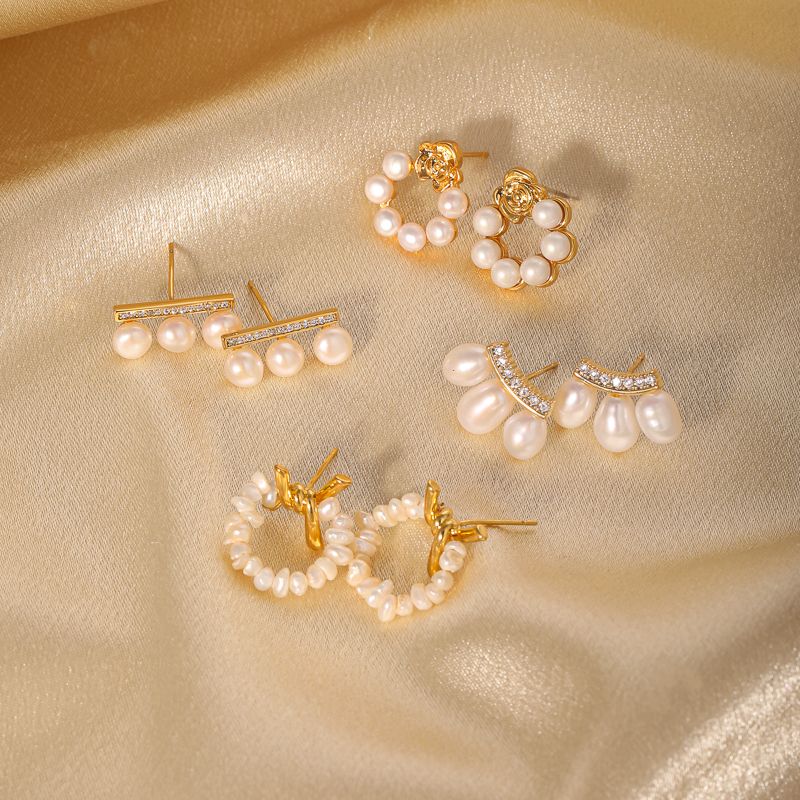 1 Pair Vintage Style Round Plating Inlay Freshwater Pearl Copper Zircon 14k Gold Plated 18k Gold Plated Ear Studs