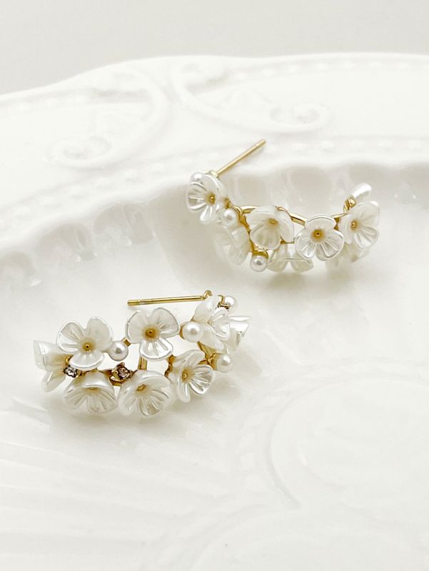 1 Pair Elegant Flower Plating Inlay 304 Stainless Steel Pearl Shell 14K Gold Plated Ear Studs