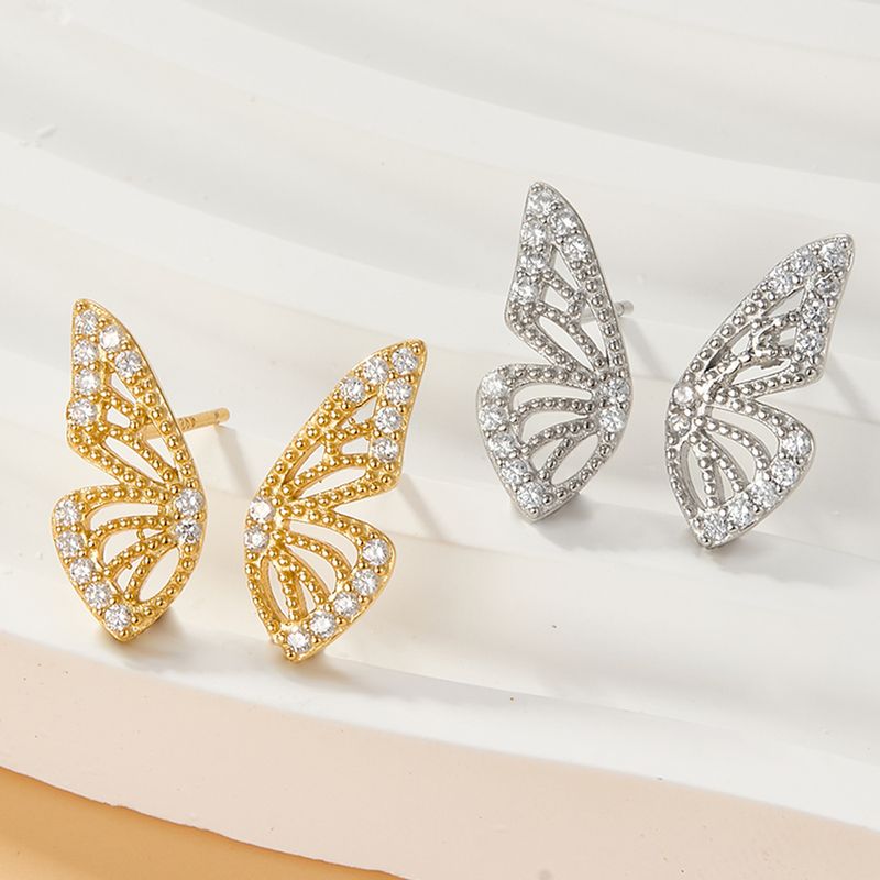 Style De Fée Papillon Métal Placage Évider Incruster Diamant Artificiel Plaqué Or 18k Plaqué Argent Femmes Boucles D'oreilles