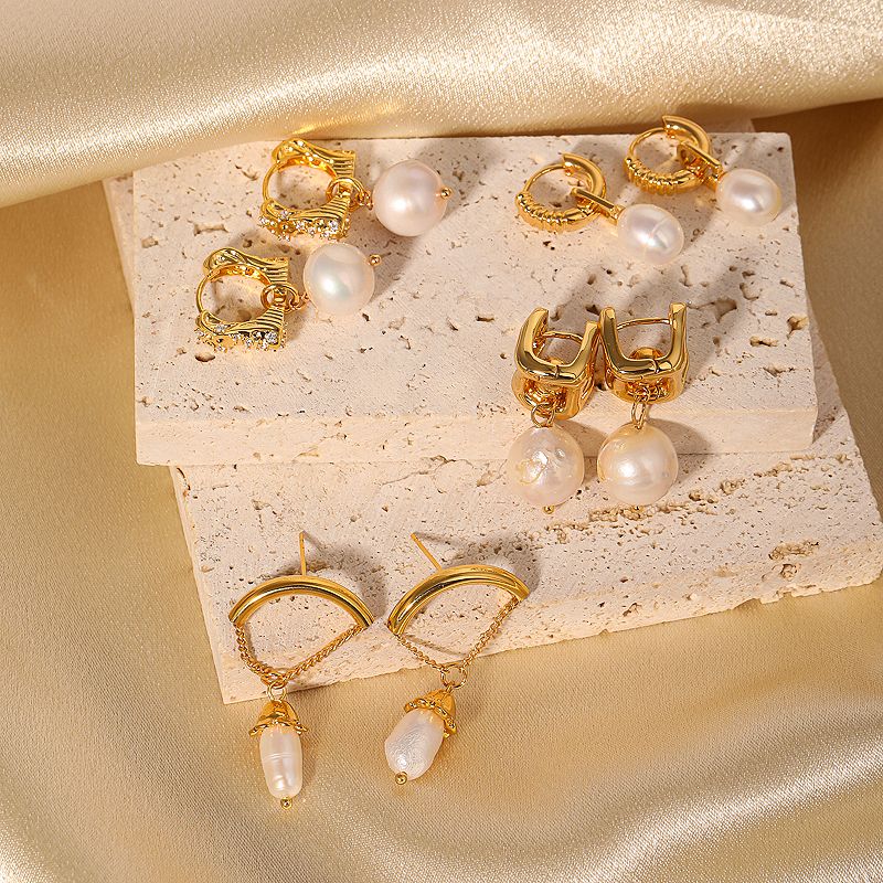 1 Paar Glam Retro Geometrisch Überzug Inlay Kupfer Künstliche Perlen 18 Karat Vergoldet Tropfenohrringe
