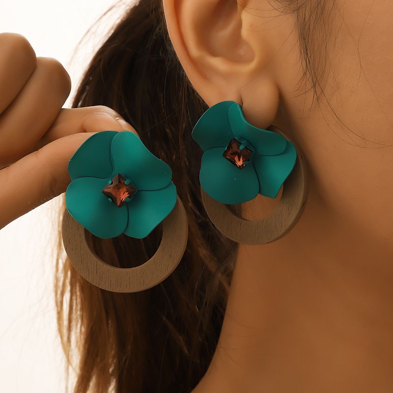 1 Pair Korean Style Flower Inlay Alloy Wood Zircon Ear Studs
