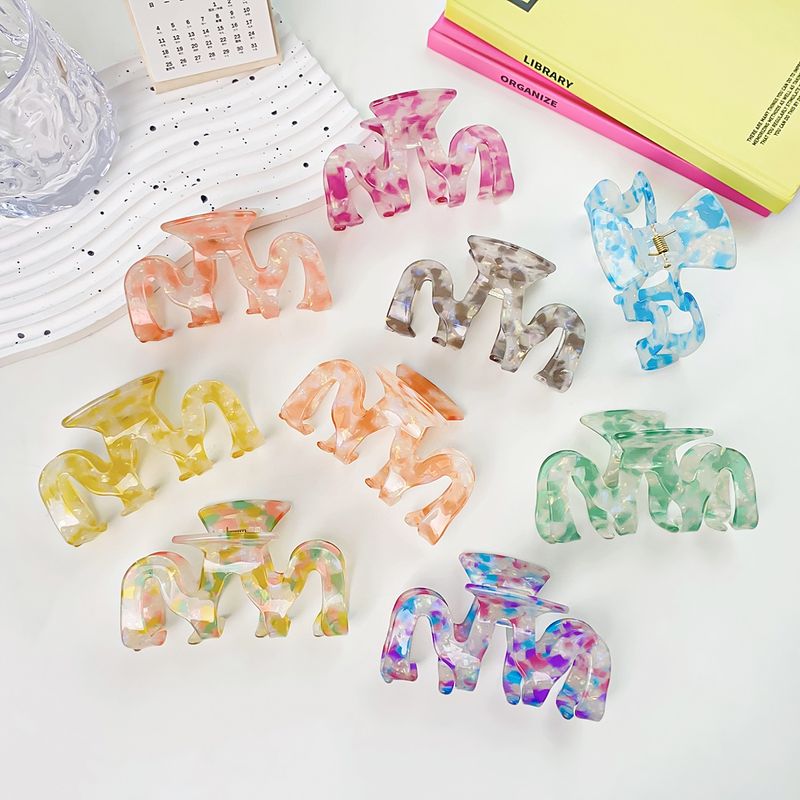 Sweet Geometric Plastic Handmade Hair Claws