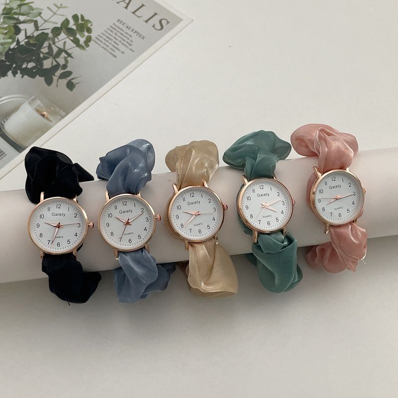 Modern Style Solid Color Quartz Women's Watches