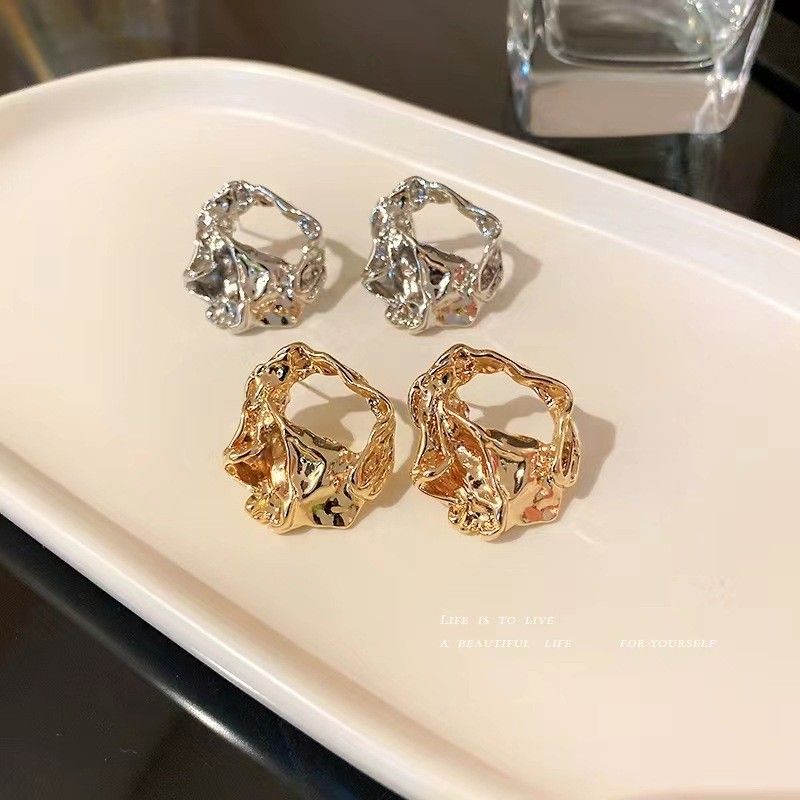 1 Pair Simple Style Solid Color Irregular Alloy Ear Studs