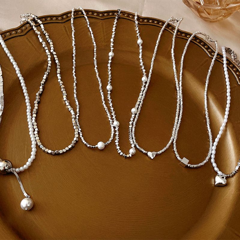 Estilo Simple Forma De Corazón Aleación Irregular Con Cuentas Enchapado Perlas Artificiales Mujeres Collar Colgante