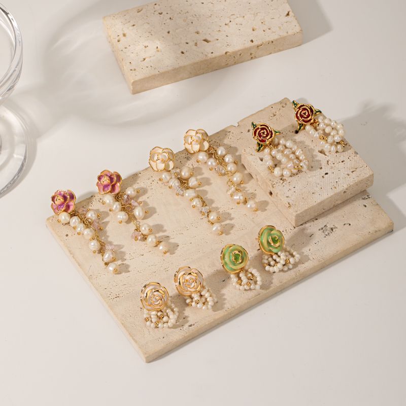 1 Paar Klassisch Französische Art Pastoral Blume Perlen Emaille Überzug Süßwasserperle Kupfer 18 Karat Vergoldet Tropfenohrringe