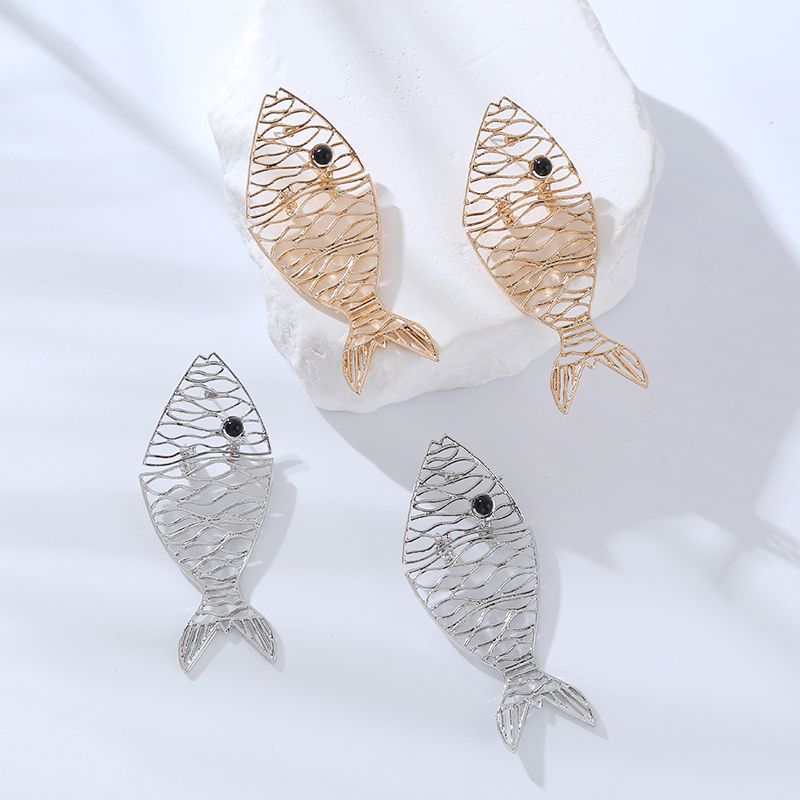1 Pair Elegant Luxurious Fish Hollow Out Inlay Alloy Artificial Gemstones Ear Studs