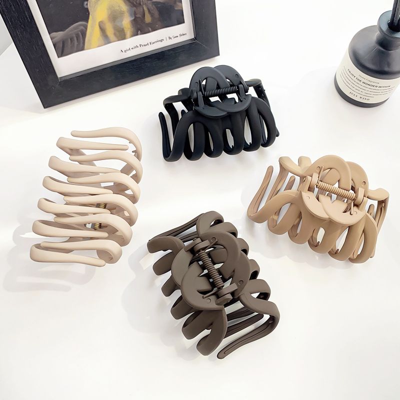 Elegant Solid Color Plastic Hair Claws