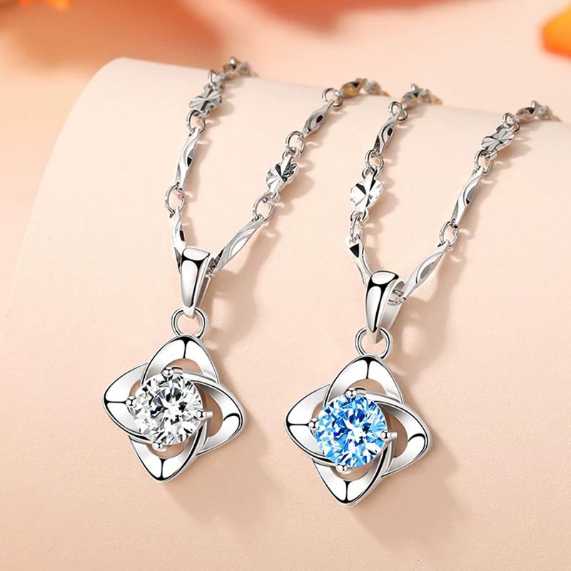 Elegant Luxurious Four Leaf Clover Sterling Silver Plating Inlay Zircon White Gold Plated Pendant Necklace