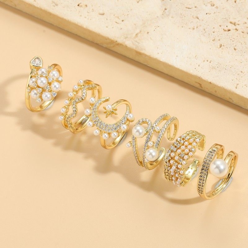 Klassischer Stil Einfarbig Kupfer Überzug Inlay Perle Zirkon 14 Karat Vergoldet Ringe