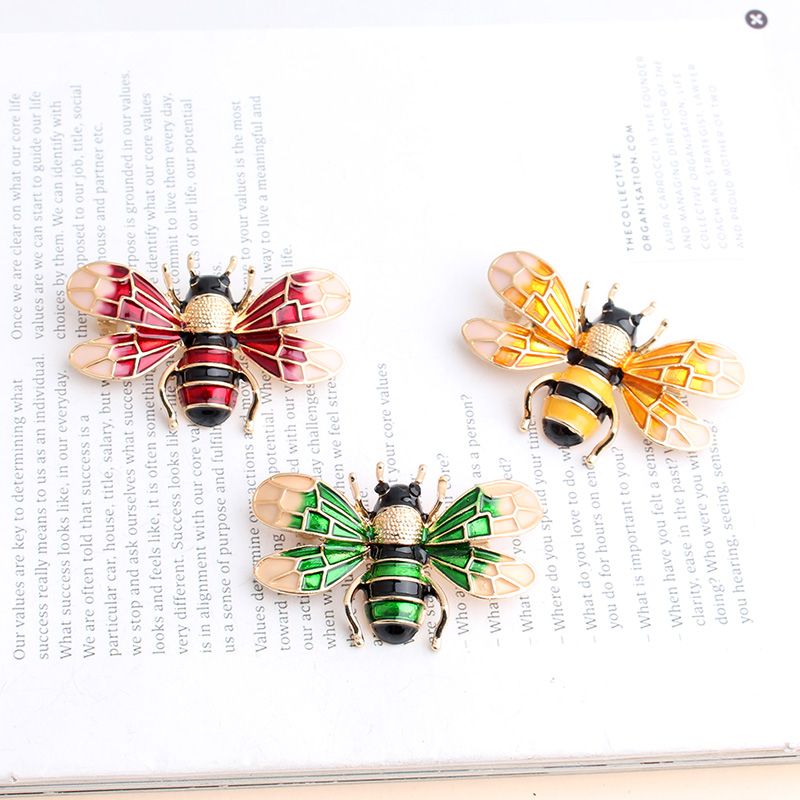 Exaggerated Funny Bee Alloy Unisex Brooches
