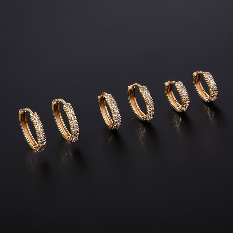 1 Paar Lässig Einfacher Stil Glänzend Runden Überzug Inlay Kupfer Zirkon K Vergoldet Reif Ohrringe