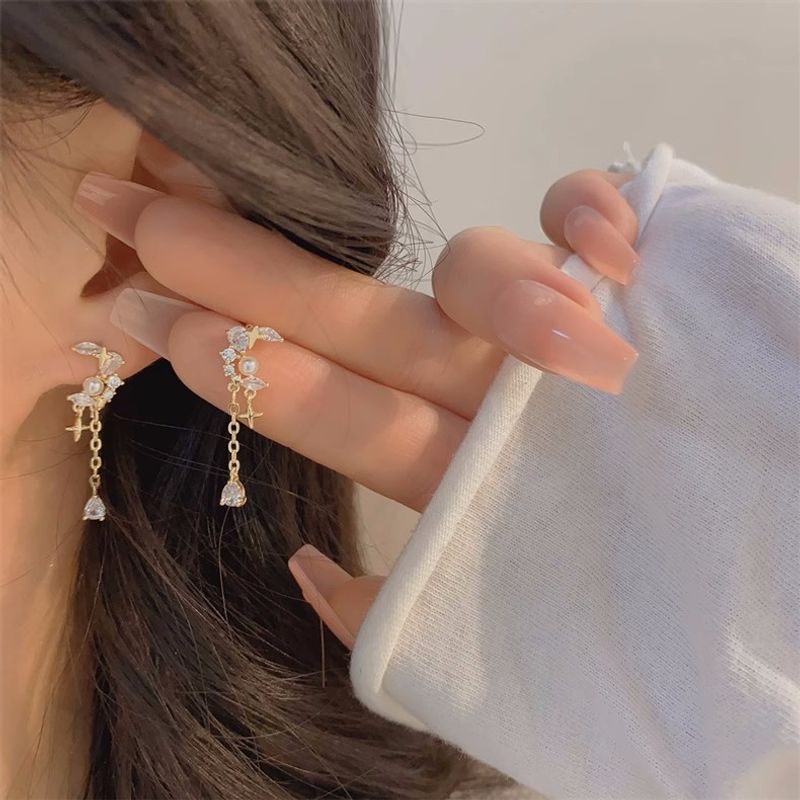 1 Pair Ig Style Shiny Star Moon Tassel Plating Inlay Alloy Rhinestones Drop Earrings Ear Cuffs