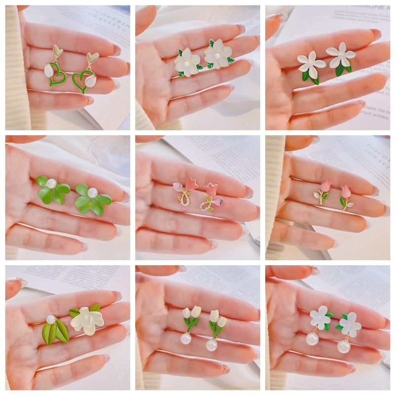 1 Pair Fairy Style Sweet Leaf Flower Spray Paint Inlay Imitation Pearl Alloy Opal Zircon Earrings