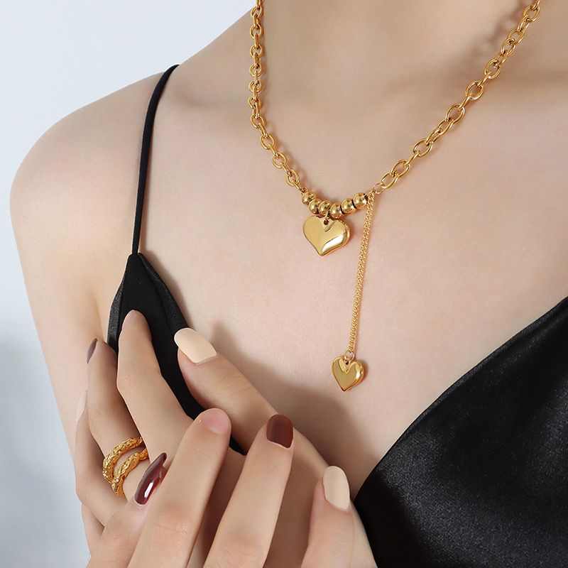 Einfacher Stil Pendeln Herzform Titan Stahl Überzug 18 Karat Vergoldet Halskette Mit Anhänger Lange Halskette
