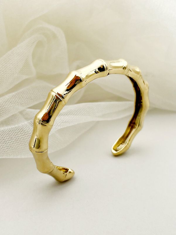 Classic Style Commute Solid Color 304 Stainless Steel 14K Gold Plated Cuff Bracelets In Bulk