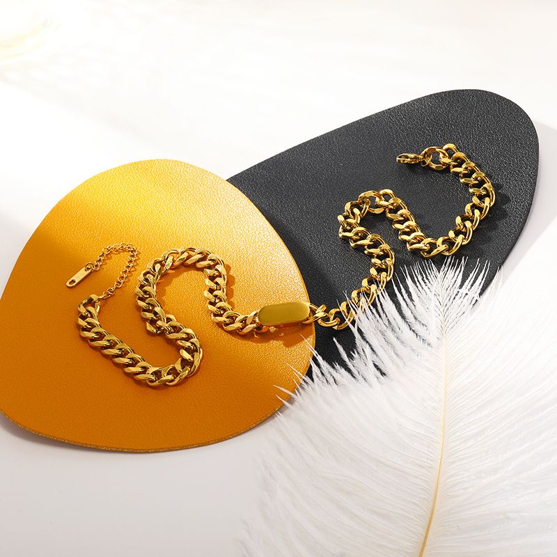 Einfacher Stil Einfarbig Titan Stahl Überzug Kette Vergoldet Halskette