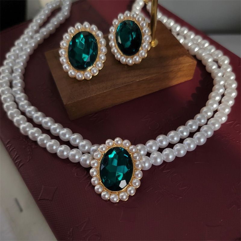 Großhandel Schmuck Elegant Einfarbig Legierung Künstliche Edelsteine Überzug Inlay Ohrringe Halskette