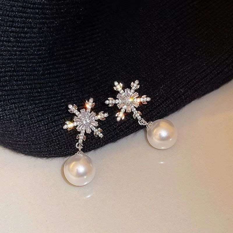 1 Pair Modern Style Snowflake Inlay Artificial Crystal Artificial Gemstones Drop Earrings