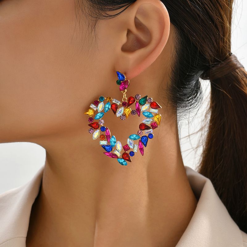 1 Pair Luxurious Heart Shape Hollow Out Inlay Zinc Alloy Rhinestones Dangling Earrings