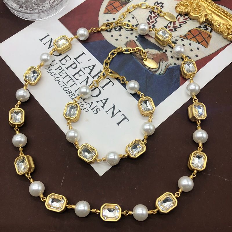 Wholesale Jewelry Retro Geometric Alloy Zircon Plating Inlay Bracelets Necklace