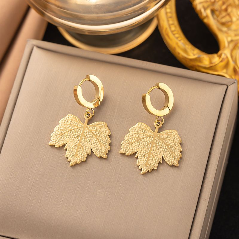 1 Pair Vintage Style Maple Leaf Plating Titanium Steel 18k Gold Plated Earrings