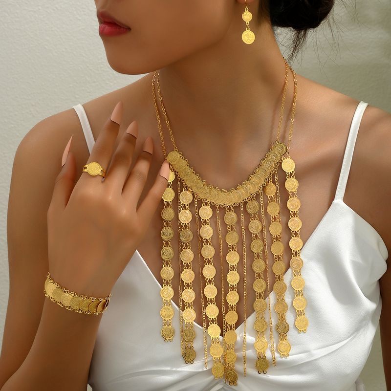 Elegant Glam Dame Geometrisch Kupfer Quaste Überzug 18 Karat Vergoldet Ringe Ohrringe Halskette