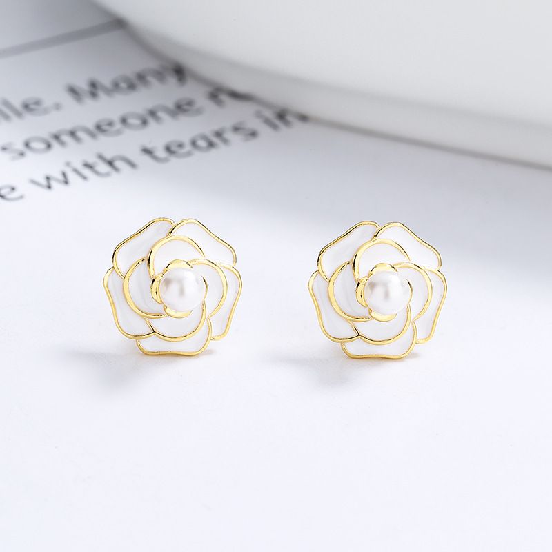 1 Pair Simple Style Flower Plating Sterling Silver Ear Studs