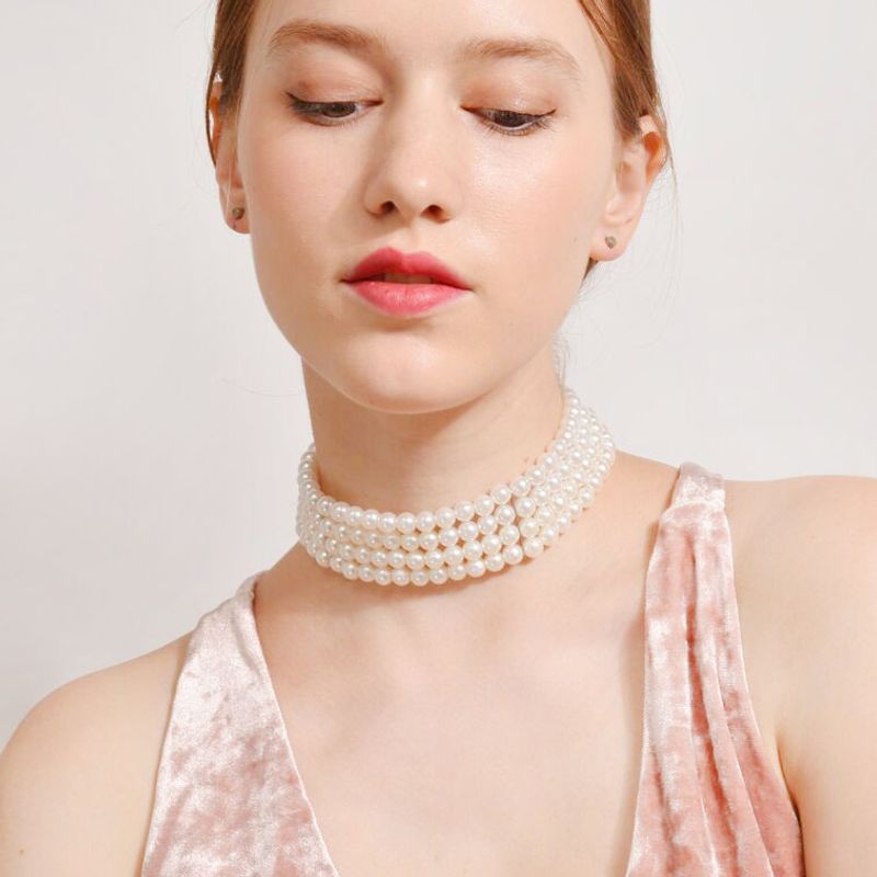 Élégant À La Française Style Classique Couleur Unie Perle Artificielle Alliage Perlé Placage Plaqué Argent Femmes Collier Ras De Cou