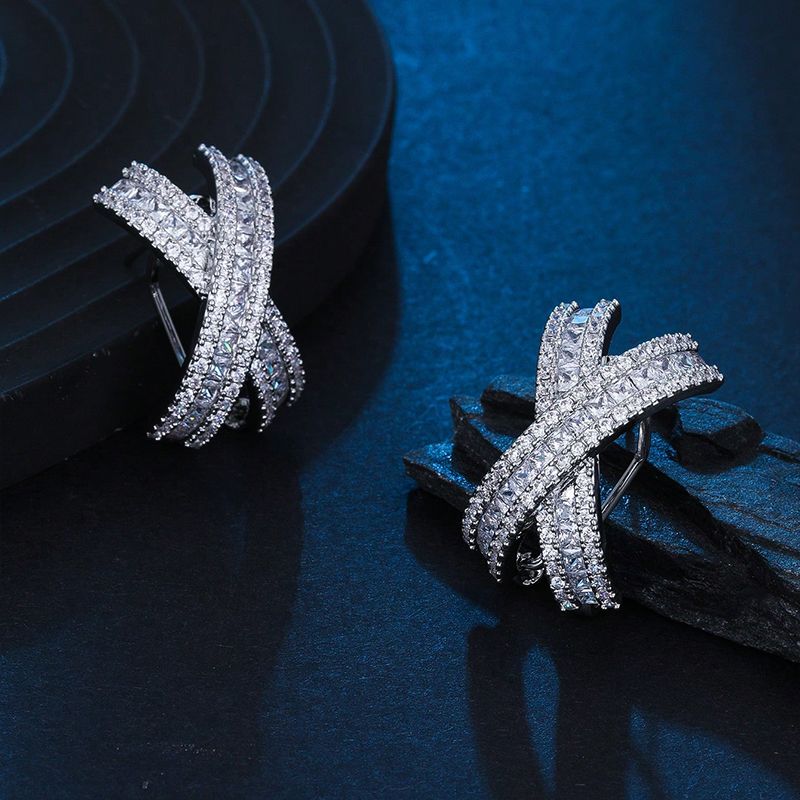 1 Pair Elegant Luxurious Shiny Letter Inlay Copper Zircon Ear Cuffs