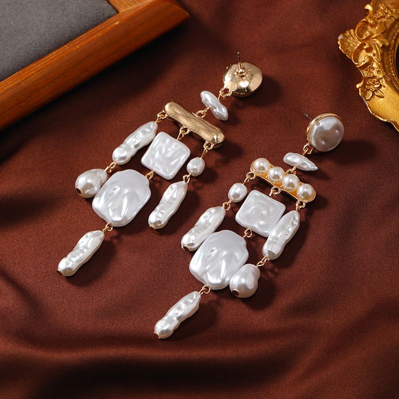 1 Pair Elegant Exaggerated Irregular Tassel Beaded Alloy Freshwater Pearl Drop Earrings