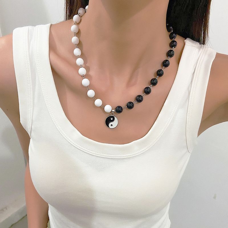 Simple Style Gossip Alloy Beaded Women's Pendant Necklace