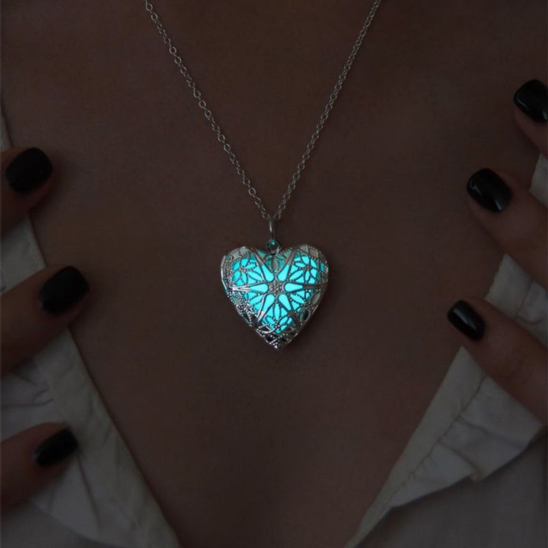 Casual Heart Shape Alloy Luminous Plating Women's Pendant Necklace