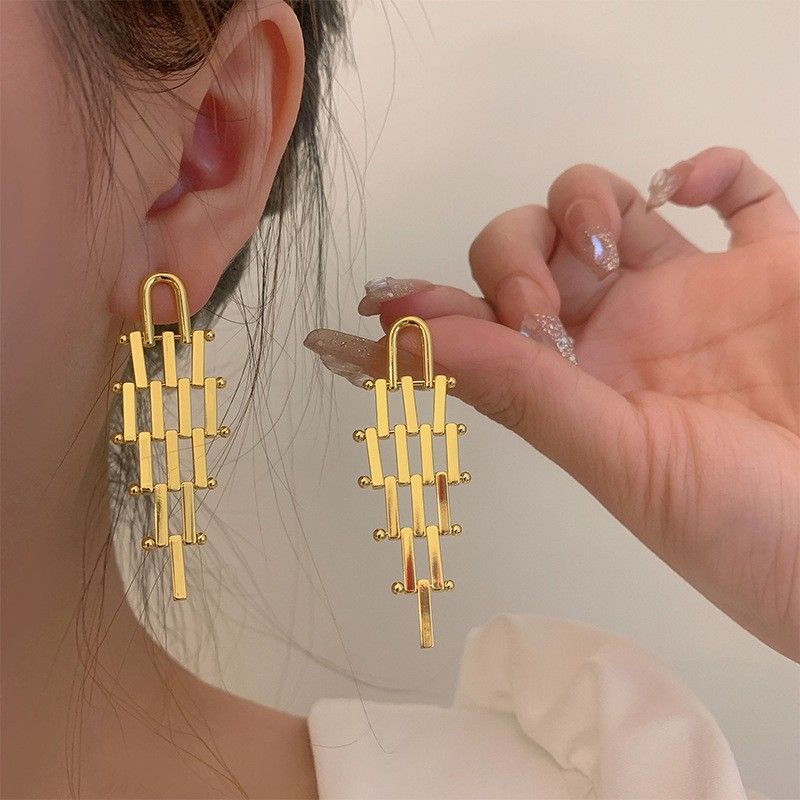 1 Pair Vintage Style Solid Color Hollow Out Alloy Drop Earrings