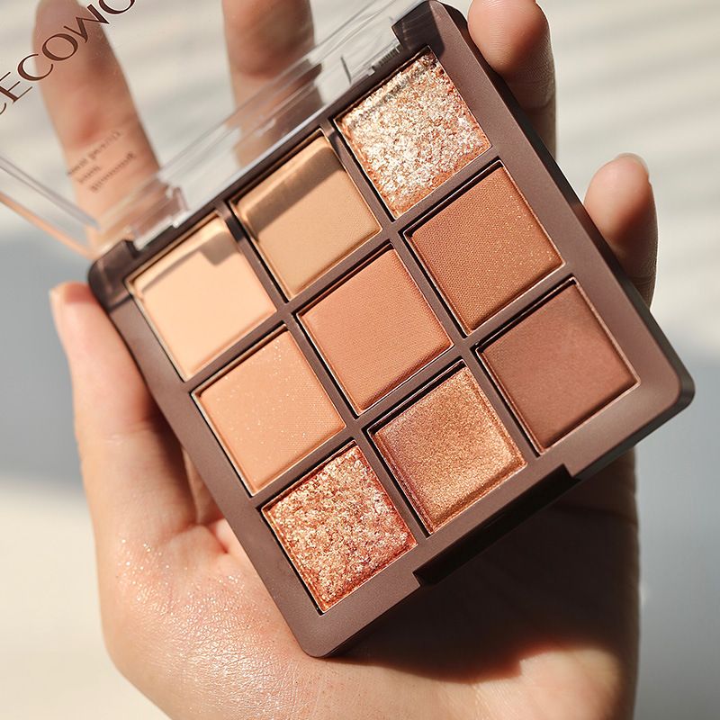 Casual Glam Solid Color Plastic Eye Shadow