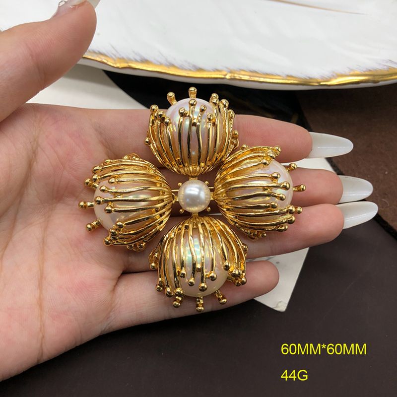 Retro Flower Alloy Inlay Pearl Women's Brooches