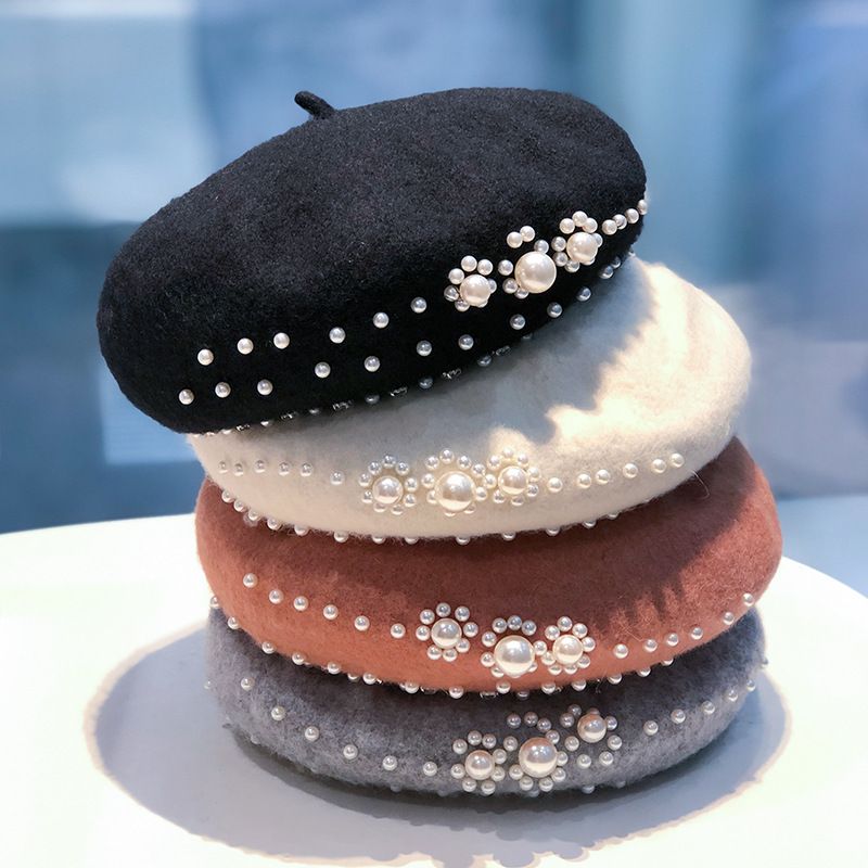 Women's Sweet Solid Color Pearl Eaveless Beret Hat
