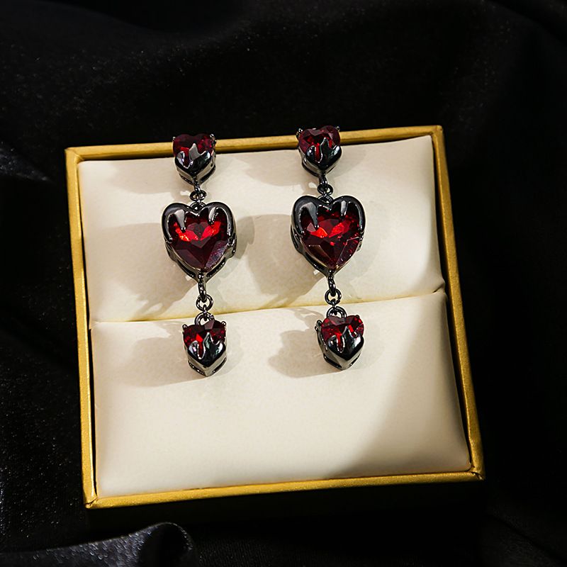 1 Pair Gothic Streetwear Cool Style Heart Shape Inlay Alloy Zircon Drop Earrings